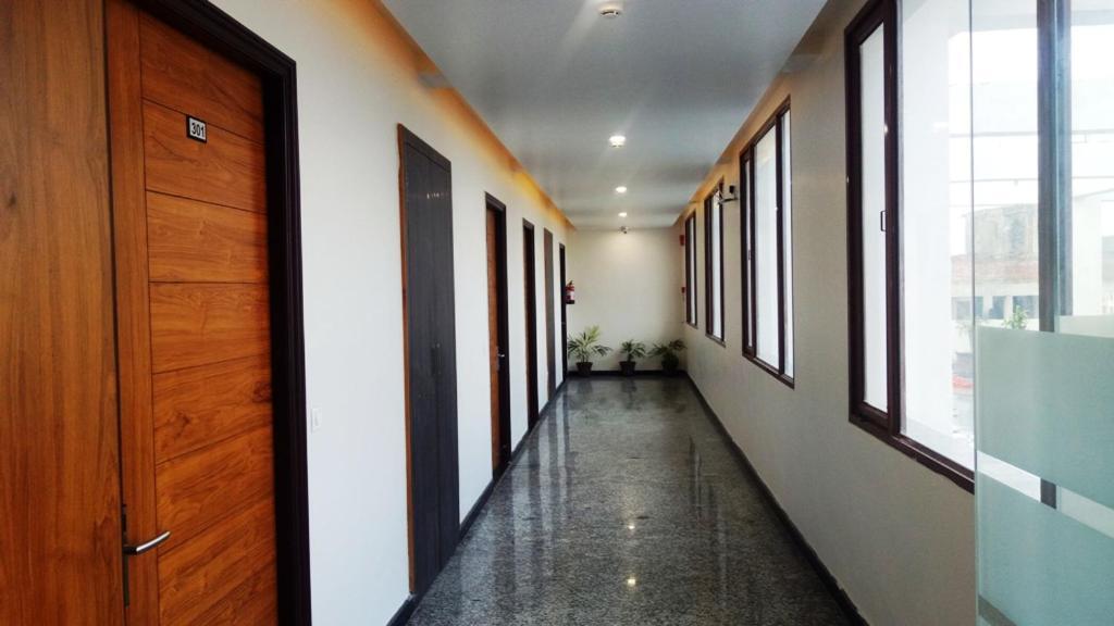Alankrita Suites & Party Halls Meerut Bagian luar foto