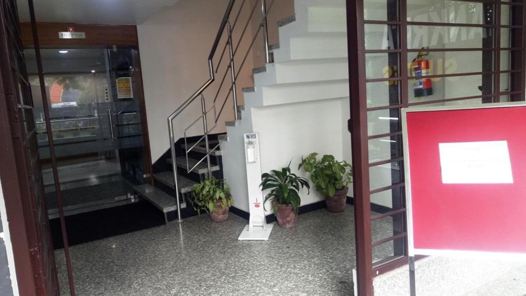 Alankrita Suites & Party Halls Meerut Bagian luar foto