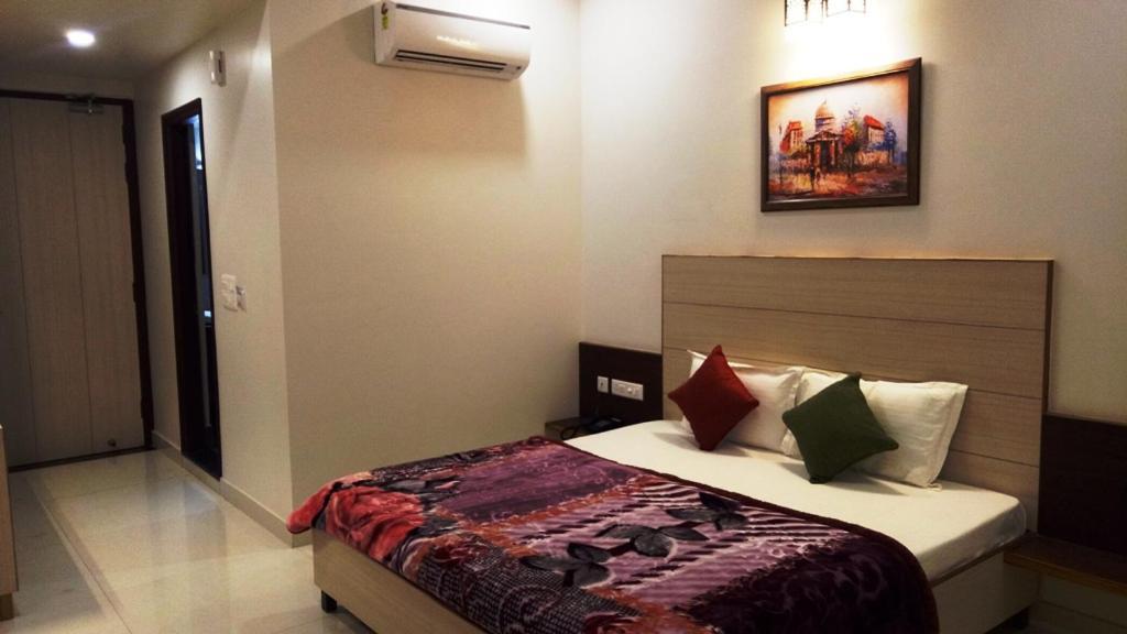Alankrita Suites & Party Halls Meerut Bagian luar foto