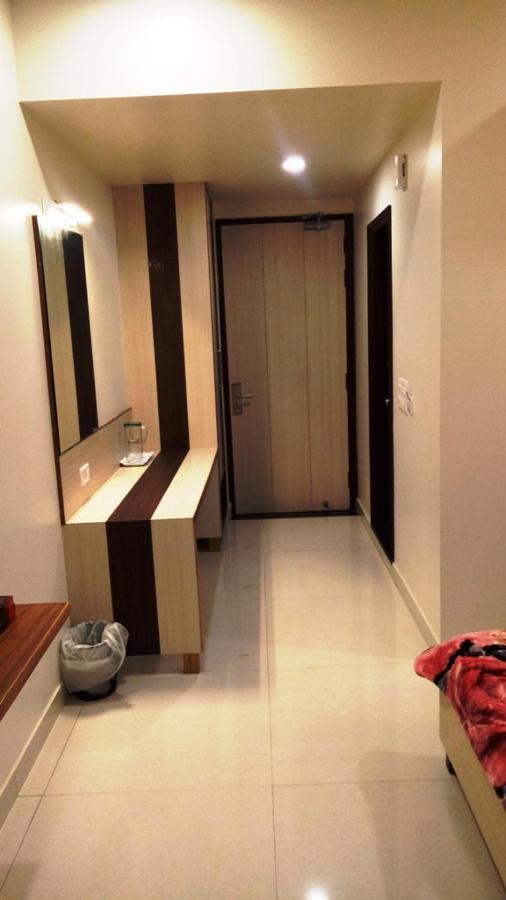 Alankrita Suites & Party Halls Meerut Bagian luar foto