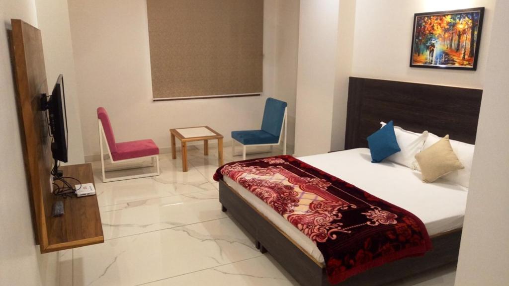 Alankrita Suites & Party Halls Meerut Bagian luar foto